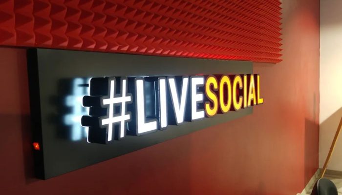 LIVE SOCIAL RECENSIONI